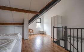 Middensluis 7